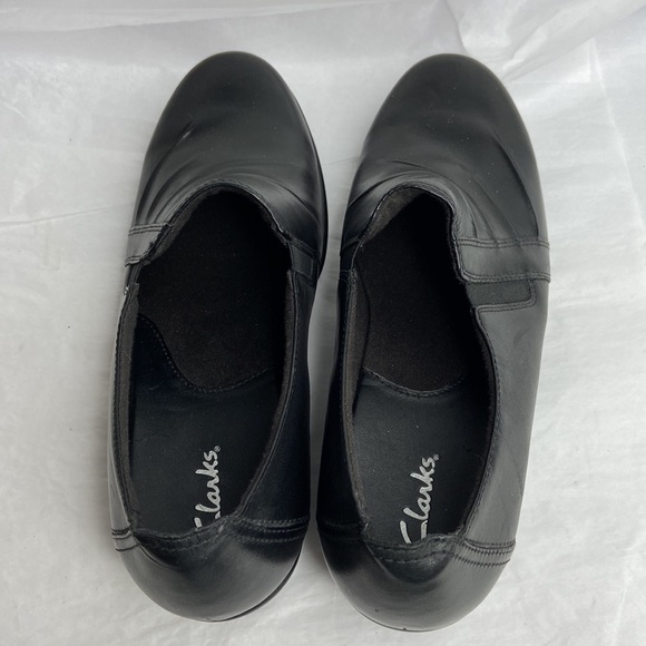 Clarks Genette 9 wide black leather shoes with 2” heel like new - Picture 5 of 12